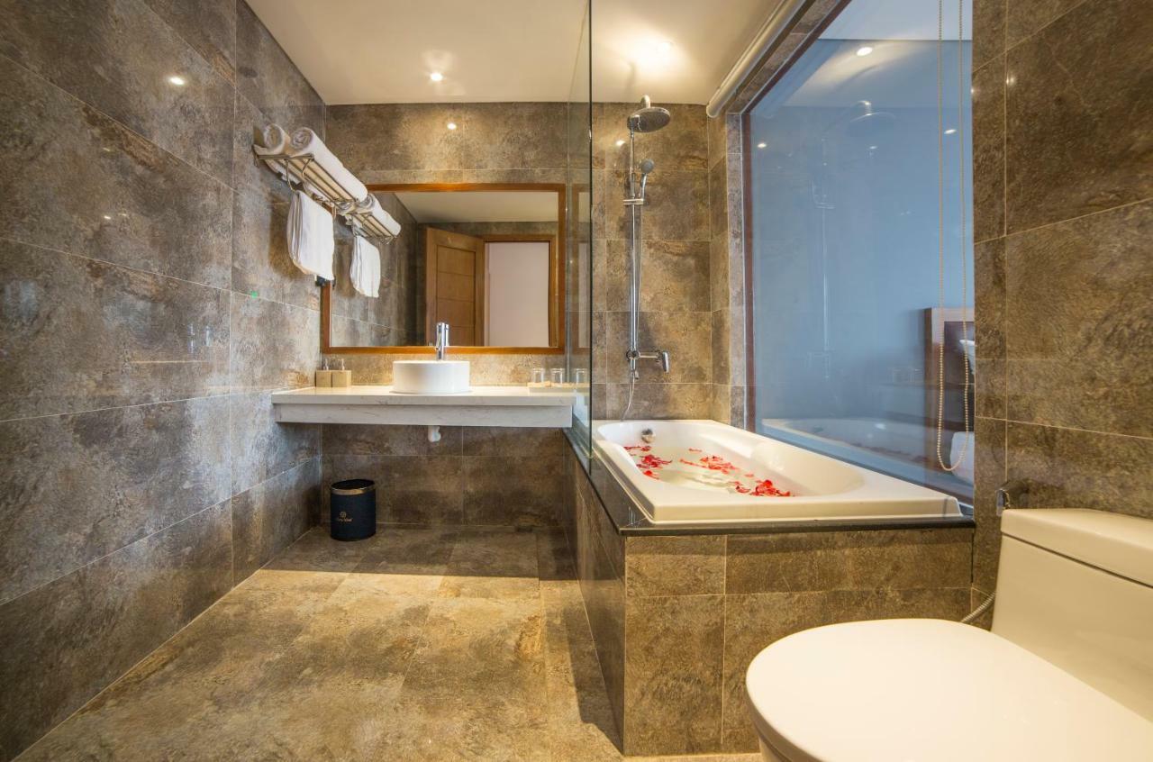 Clivia Hotel & Suite Da Nang Bagian luar foto