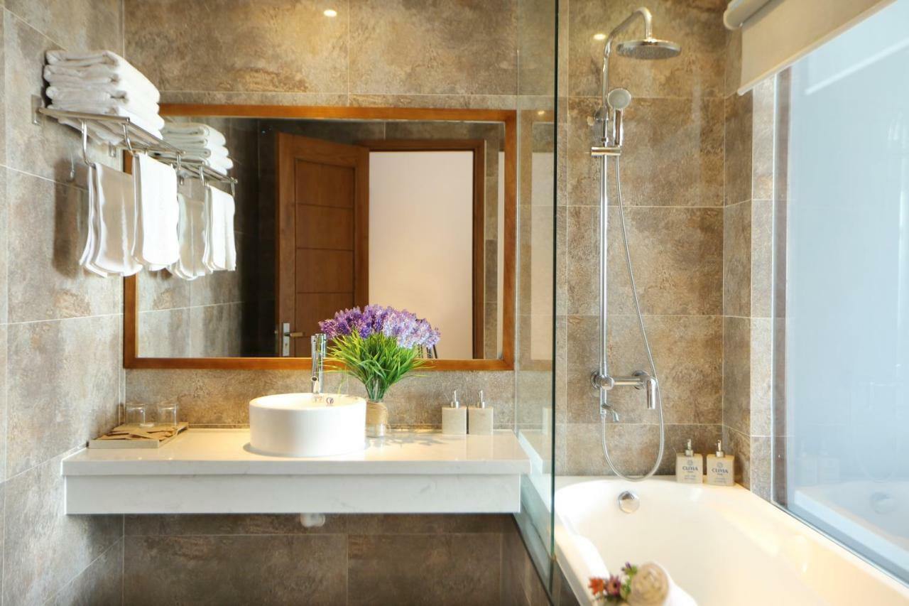 Clivia Hotel & Suite Da Nang Bagian luar foto